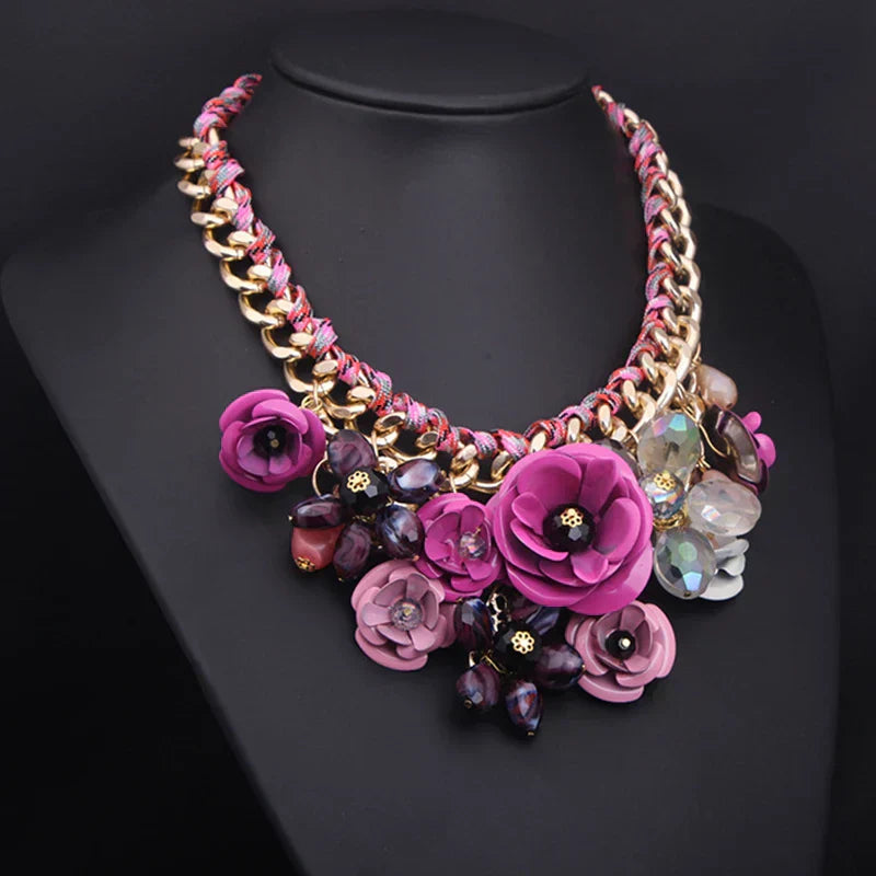 Elegante Halskette Blumenmuster Statement Schmuck Damen Geschenk