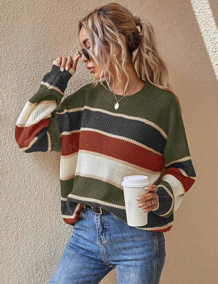 gestreifter damen pullover in camel und dunkelbraun, oversize fit