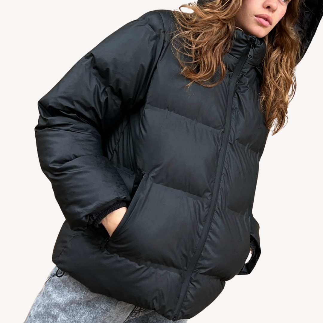 Schwarze Pufferjacke mit Kapuze für Damen, Wintermantel aus Polyester | Loravelle 2