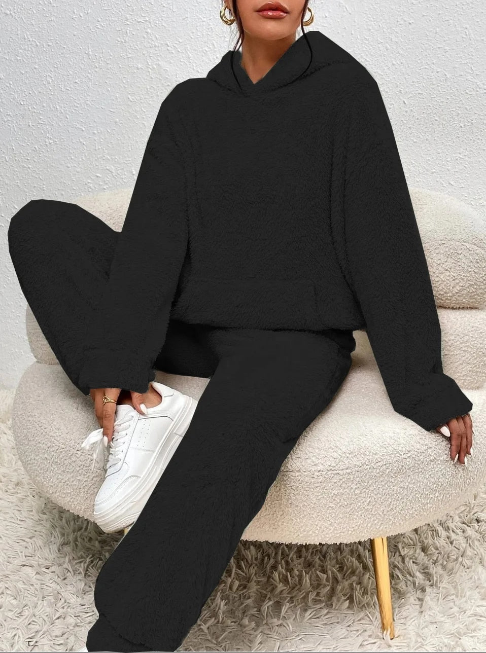 Schwarzer Teddyfleece Hausanzug mit Kapuze