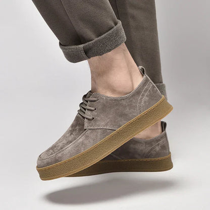 Elegante Herrenschuhe aus Wildleder Braun