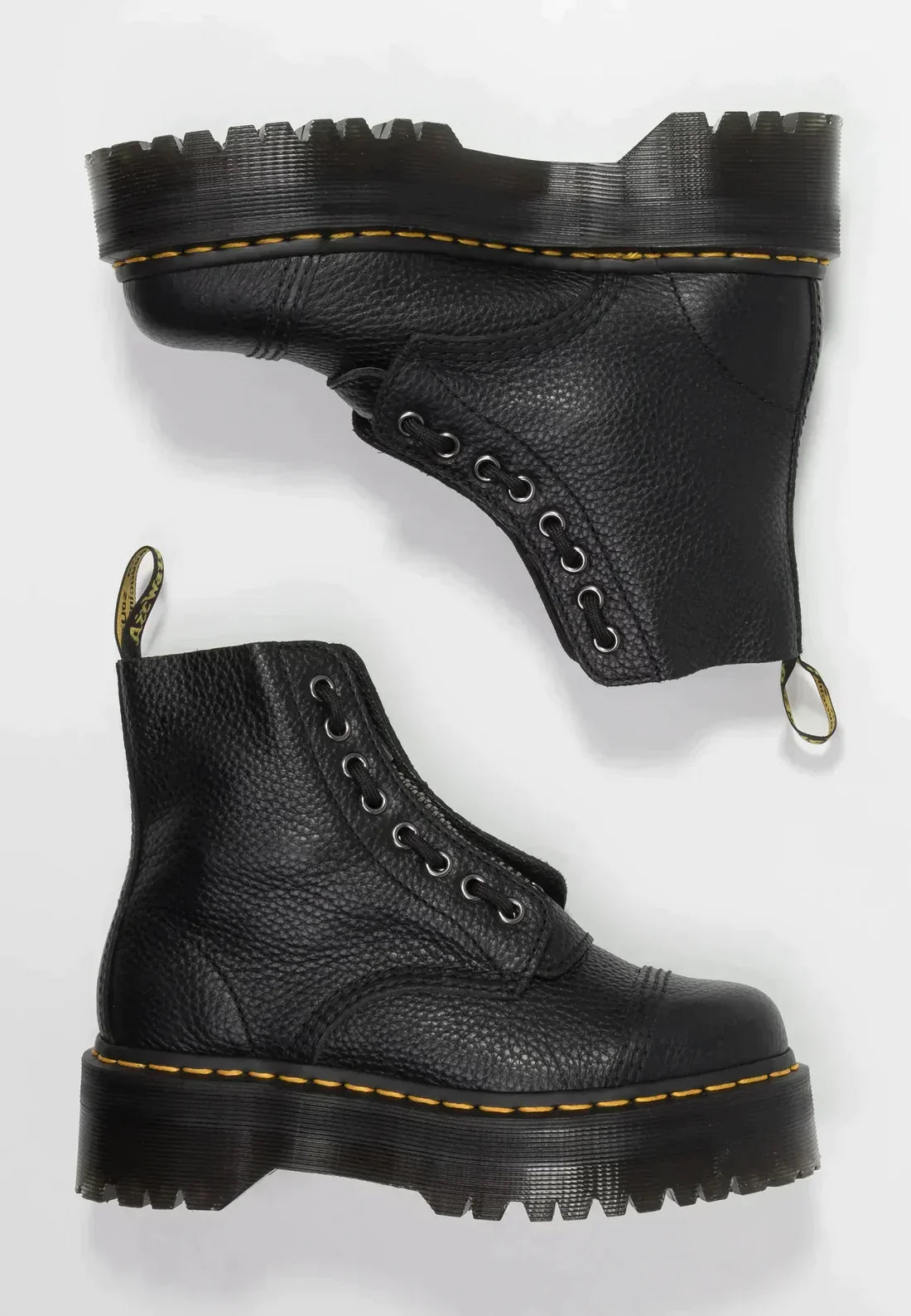 Schwarze Rebel Stride Boots – Nahaufnahme Reißverschluss