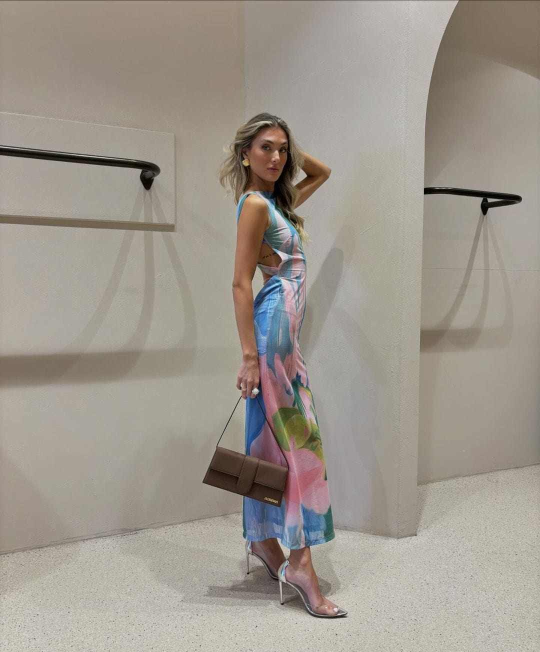 Weibliches Maxikleid mit tiefem Rückenausschnitt Elegant