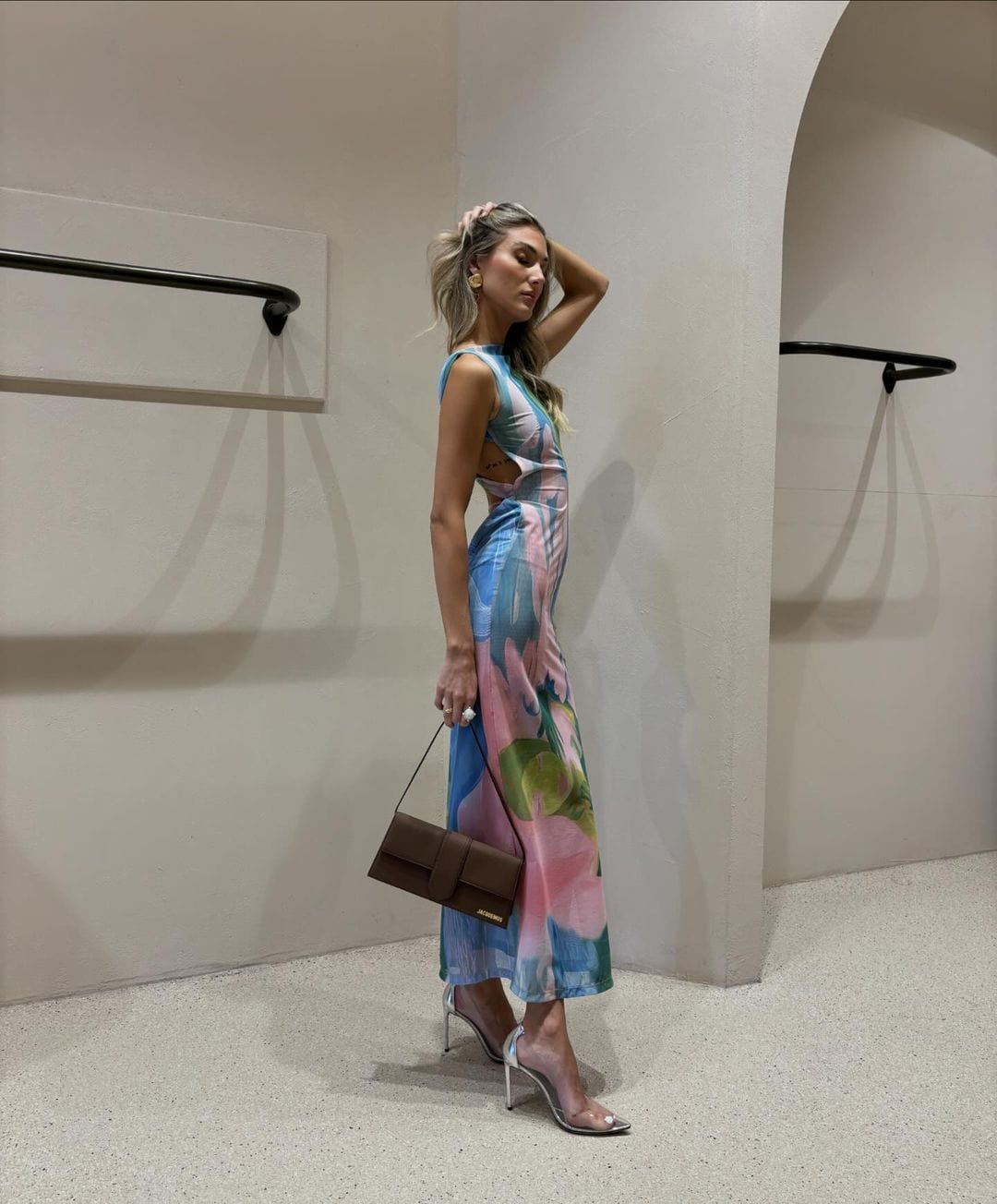 Weibliches Maxikleid mit tiefem Rückenausschnitt Elegant