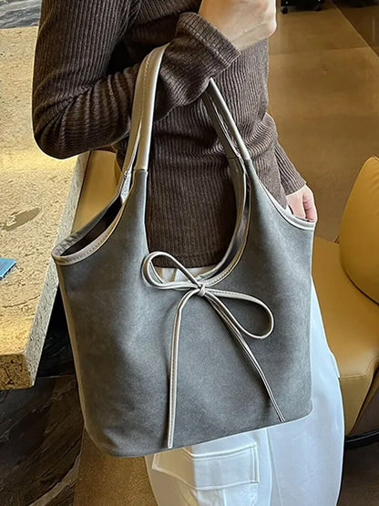 Elegante Lederschultertasche Schwarz Suède
