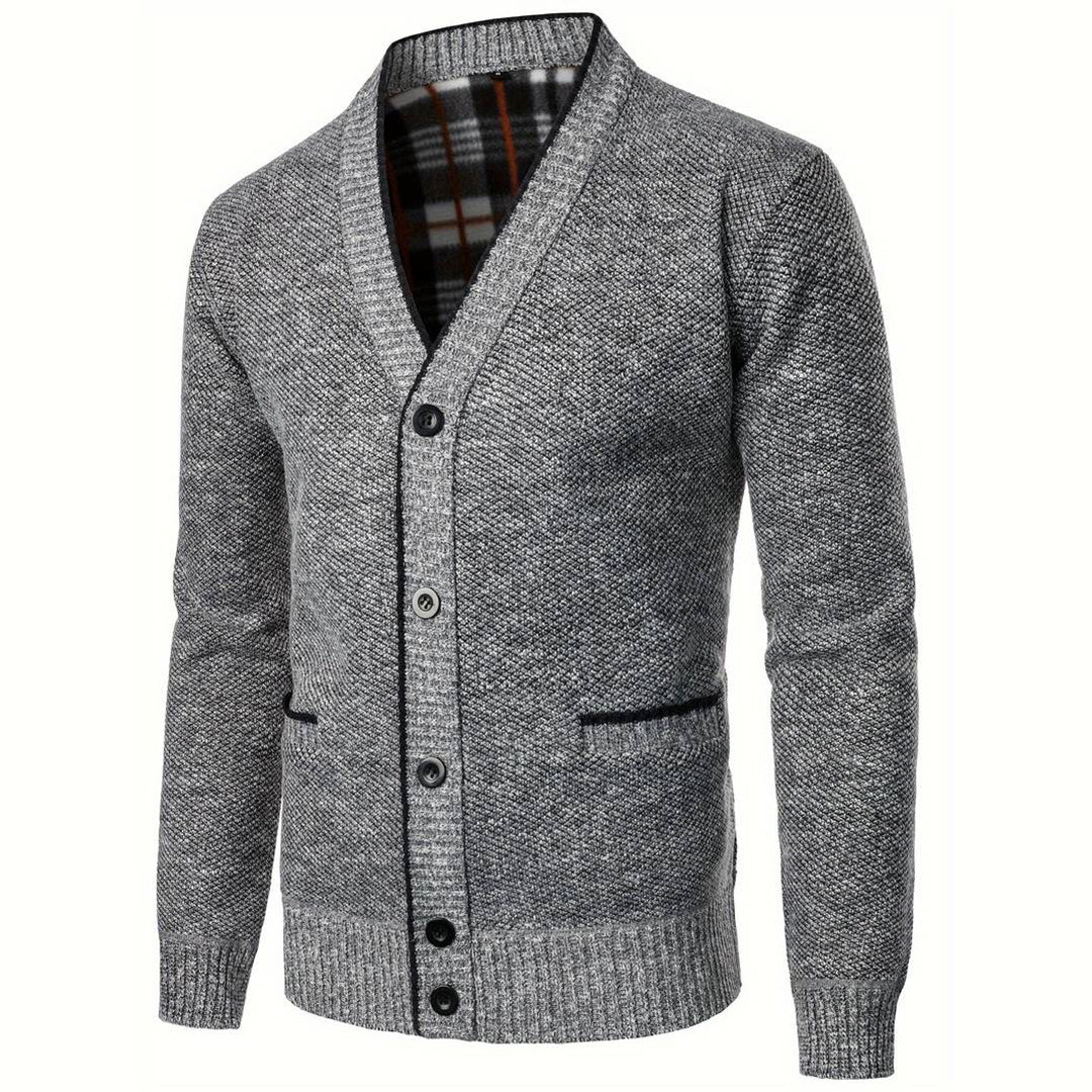 Strickjacke | V-Ausschnitt | Karo-Futter | Strickjacke mit Knopfleiste | Herren Strickjacke-Chaps Herrenmode