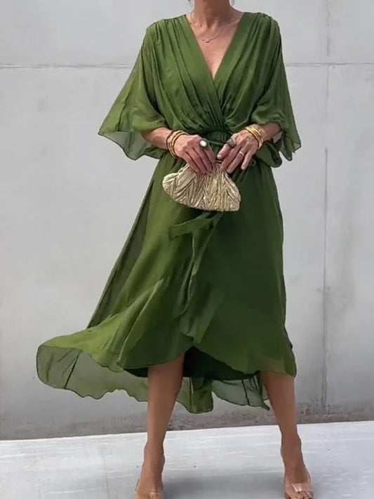 Grünes Chiffonkleid mit V-Ausschnitt von Veronia