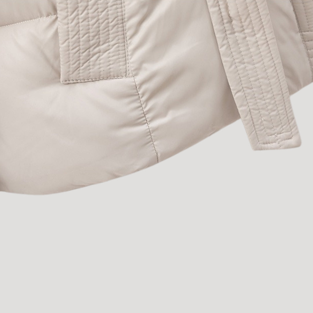 VogeLuxe | Gesteppte, kurze Damen-Pufferjacke mit Kapuze 2