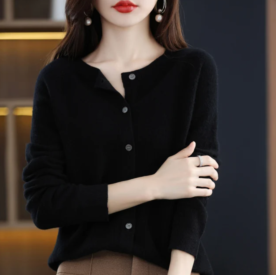 VogeLuxe | Klassische Wollstrickjacke für Damen 1