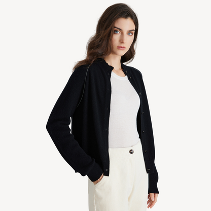 VogeLuxe | Klassische, gemütliche Strickjacke für Damen 2