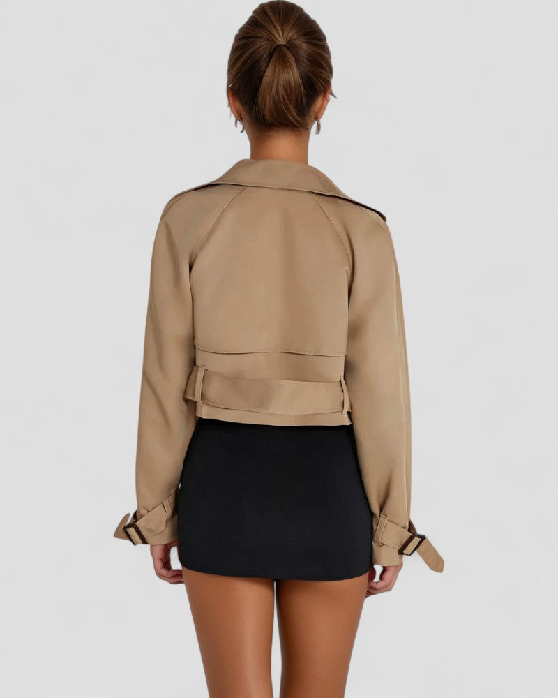 VogeLuxe | Kurzer zweireihiger Trenchcoat für Damen 4