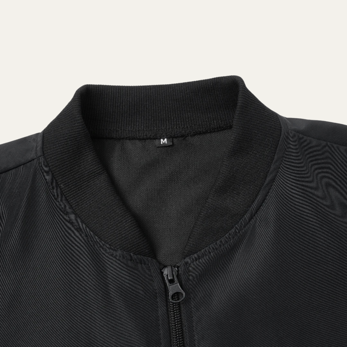 VogeLuxe | Minimalistische, leichte Herren-Bomberjacke mit Reißverschluss 5