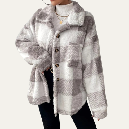 VogeLuxe | Oversized Damen-Shacket mit Karomuster 4