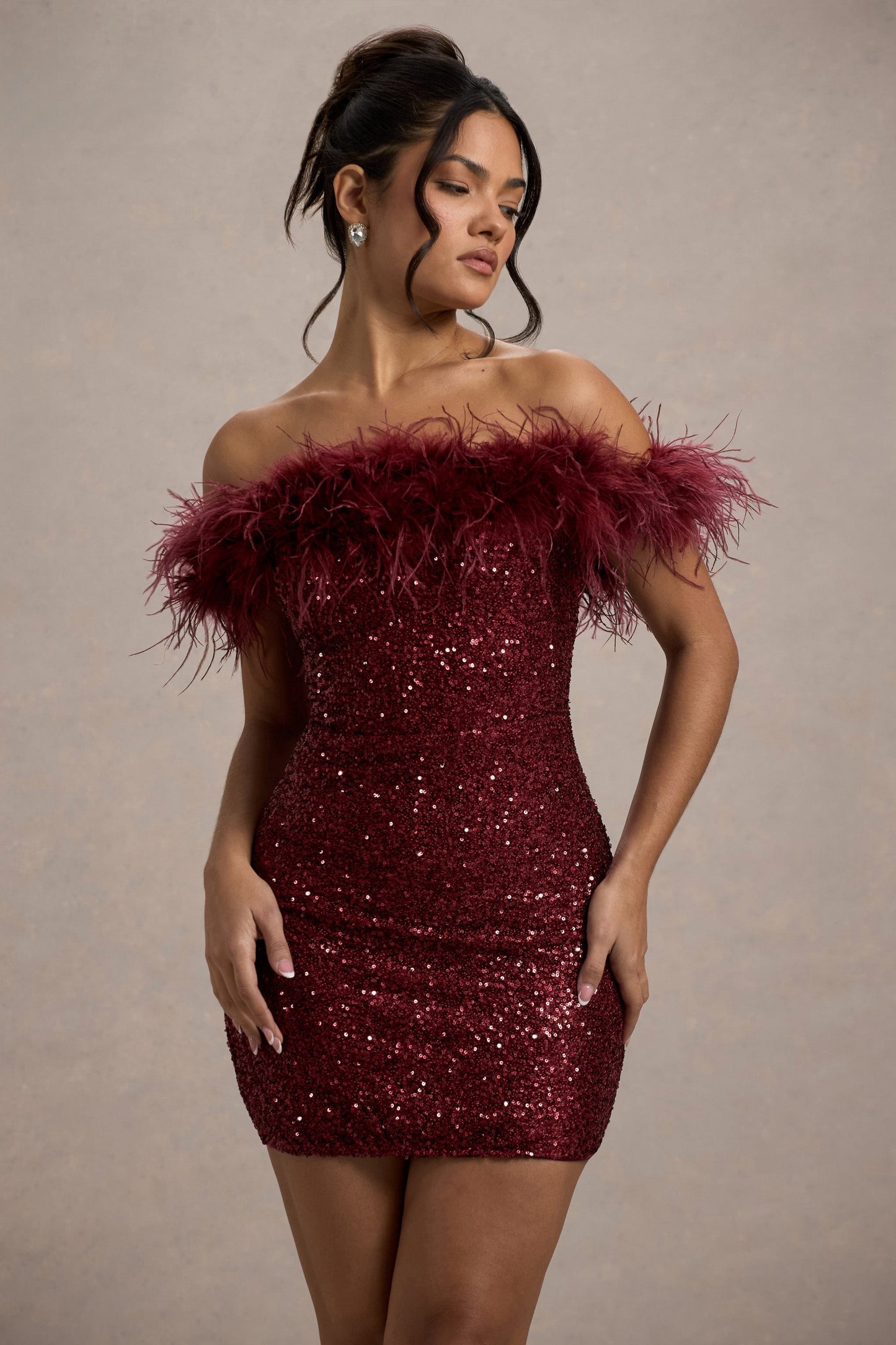 Federbesetztes Minikleid Pailletten Off-Shoulder Partykleid