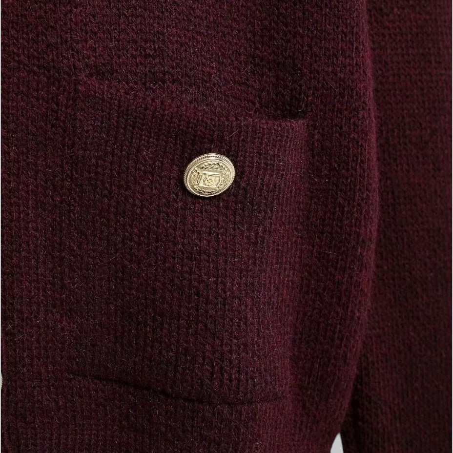 Weicher Strickcardigan mit goldenen Knöpfen 1