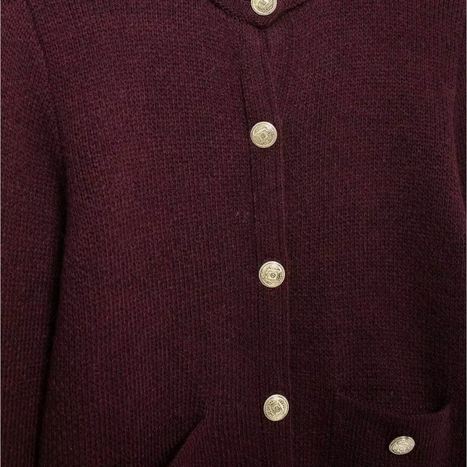 Weicher Strickcardigan mit goldenen Knöpfen 2