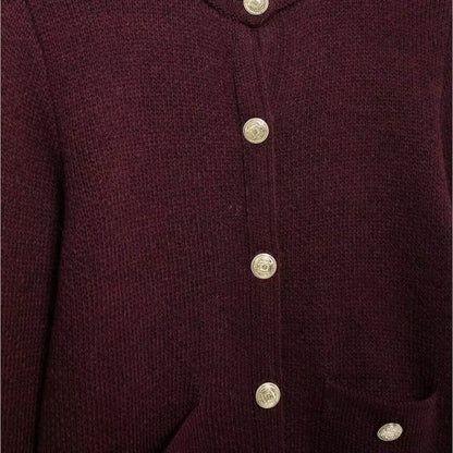 Weicher Strickcardigan mit goldenen Knöpfen 2