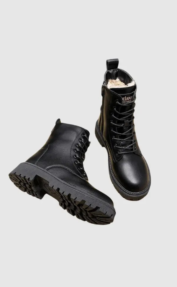 Schwarze Lederboots Schnürboots gefüttert Profilsohle - BerlinGlamour