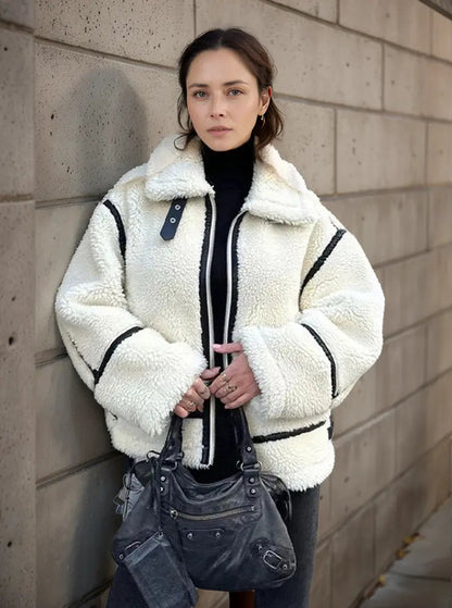 Lässige Damenjacke mit Pelz Collar und Colorblock Design - BerlinGlamour