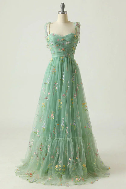 Tüll-Ballkleid mit Blumenbesteck