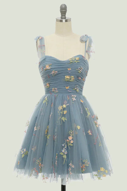 Tüll-Ballkleid mit Blumenbesteck
