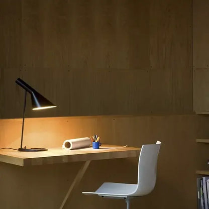 Moderne LED Tischlampe Elegante Minimalistisch