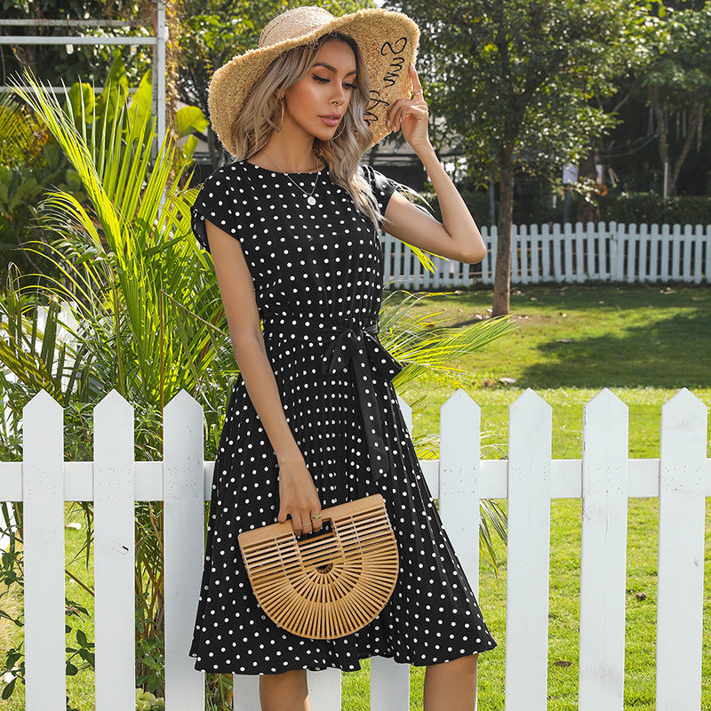 Damen Kleid: Elegantes Midi-Kleid mit Polka Dots und kurzen Ärmeln von BerlinGlamour