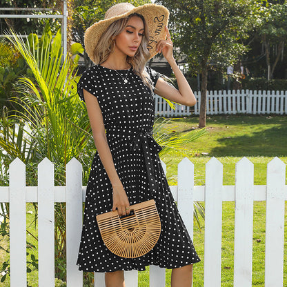 Damen Kleid: Elegantes Midi-Kleid mit Polka Dots und kurzen Ärmeln von BerlinGlamour
