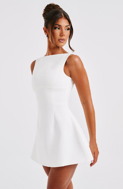 Weißes Minikleid Elegant mit Rückenausschnitt Kurz