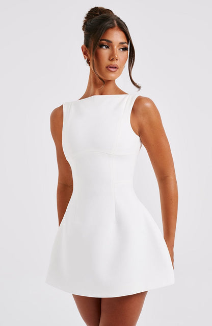 Weißes Minikleid Elegant mit Rückenausschnitt Kurz