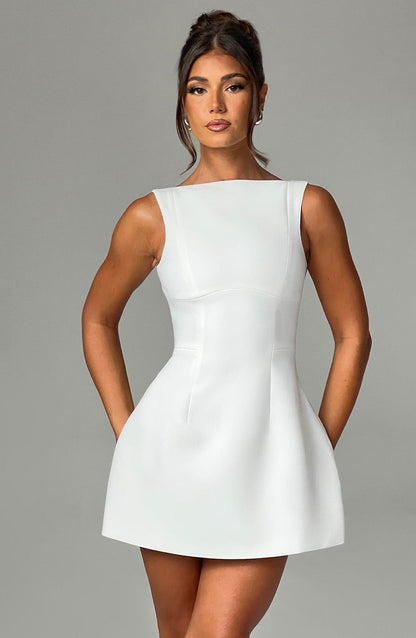 Weißes Minikleid Elegant mit Rückenausschnitt Kurz