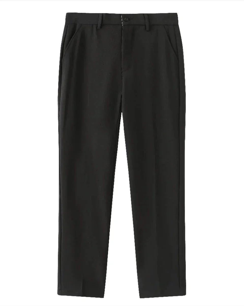 Herren Outfit Schwarz: Langärmliges Polohemd, Hose und Loafer