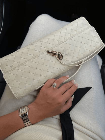 Elegante Gewebte Handtasche Goldverschluss Luxus