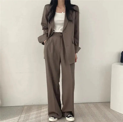 Athena | Einfarbiges Blazer- und gerade geschnittenes Hosen-Set für Damen Zendoo.de