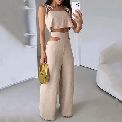 Edles Damen-Outfit mit Aussparung von BerlinGlamour