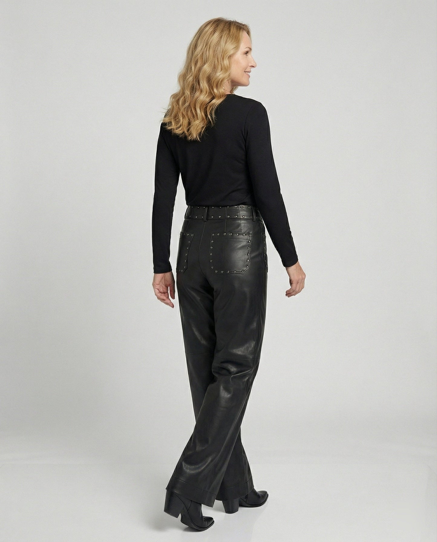 Damen Kunstlederhose Schwarz mit Nieten Trendy