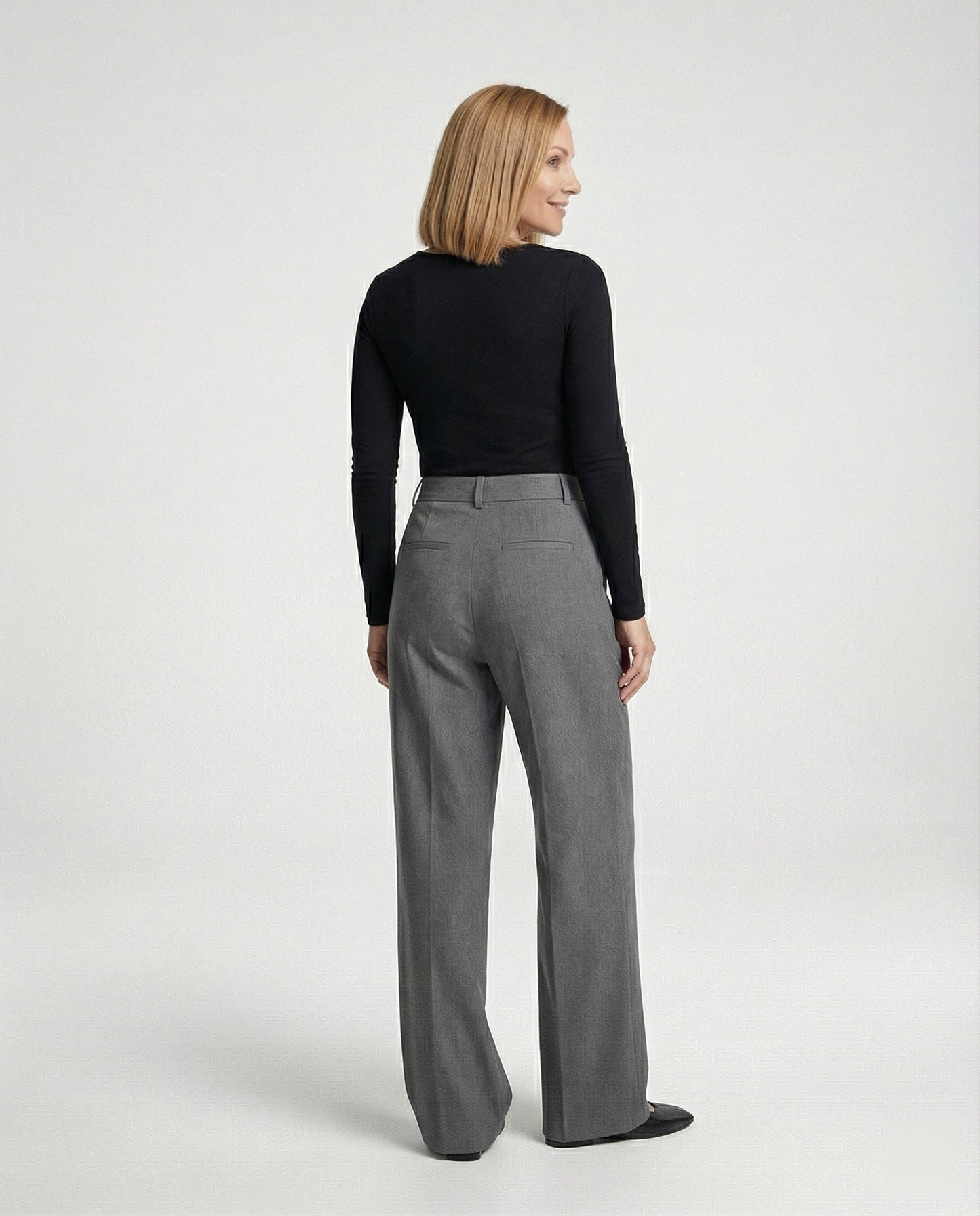 Weite Damen Stoffhose mit Bügelfalte Elegant