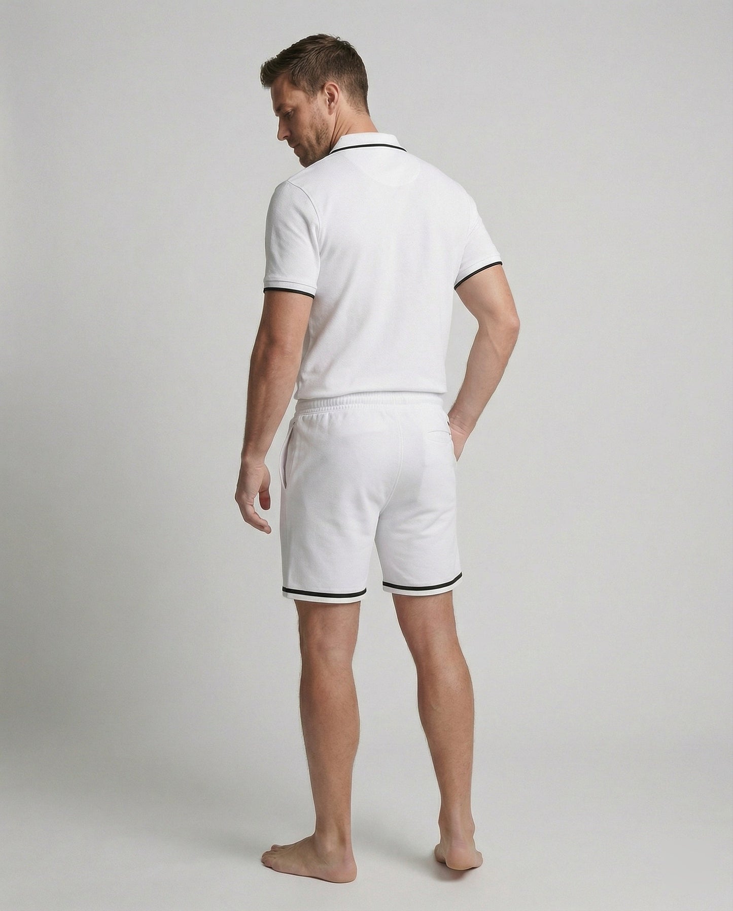 Herren Sportset Polo-Shirt und Shorts Kontraststreifen Modern - BerlinGlamour