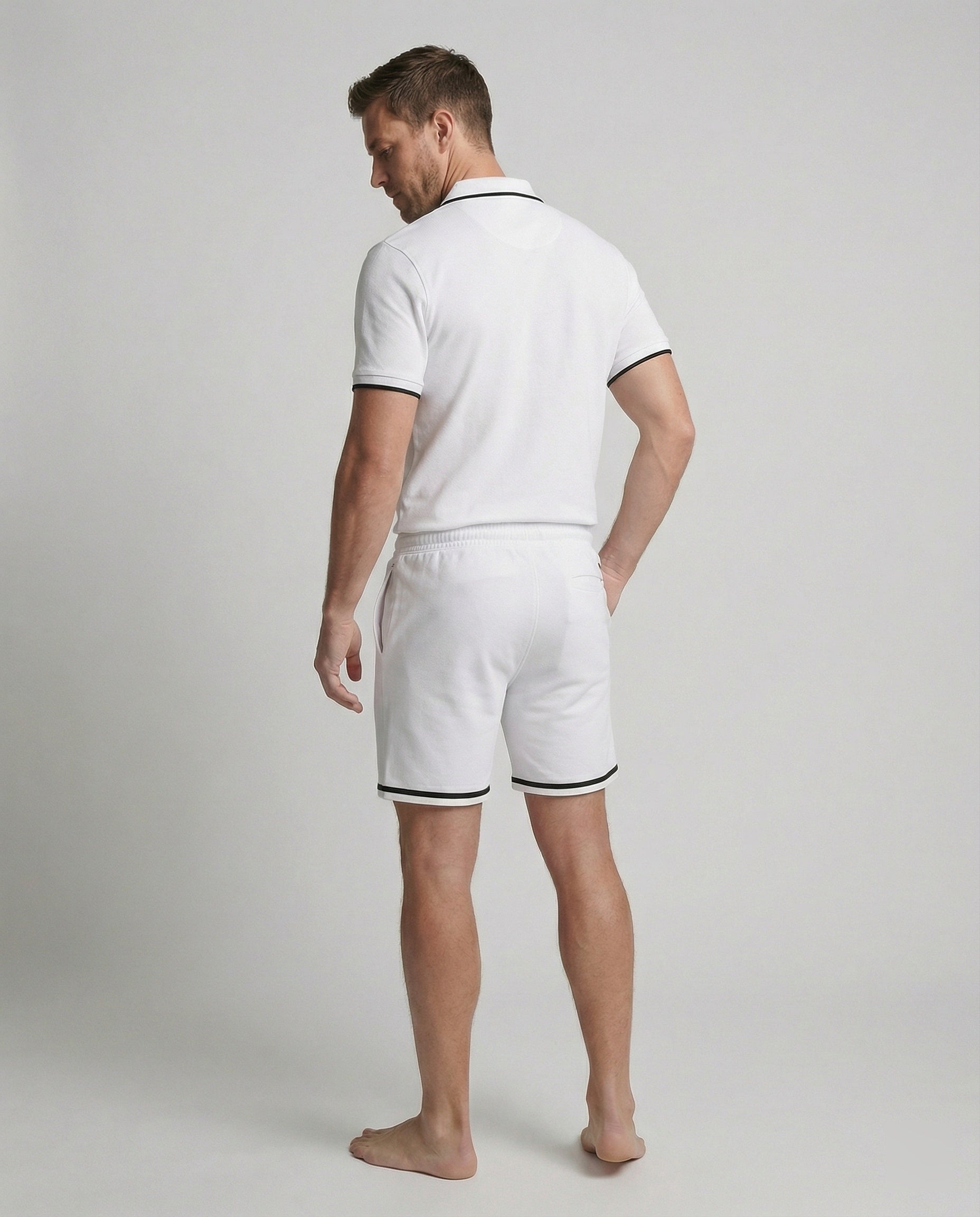 Herren Sportset Polo-Shirt und Shorts Kontraststreifen Modern - BerlinGlamour