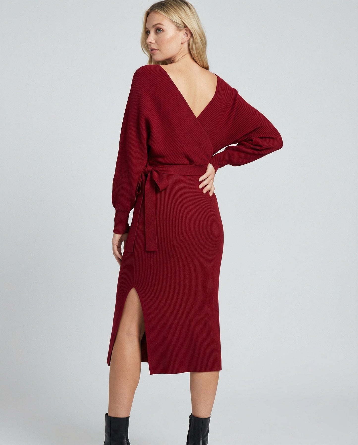 Elegantes Damen Strickkleid mit Wickeldesign und Gürtel