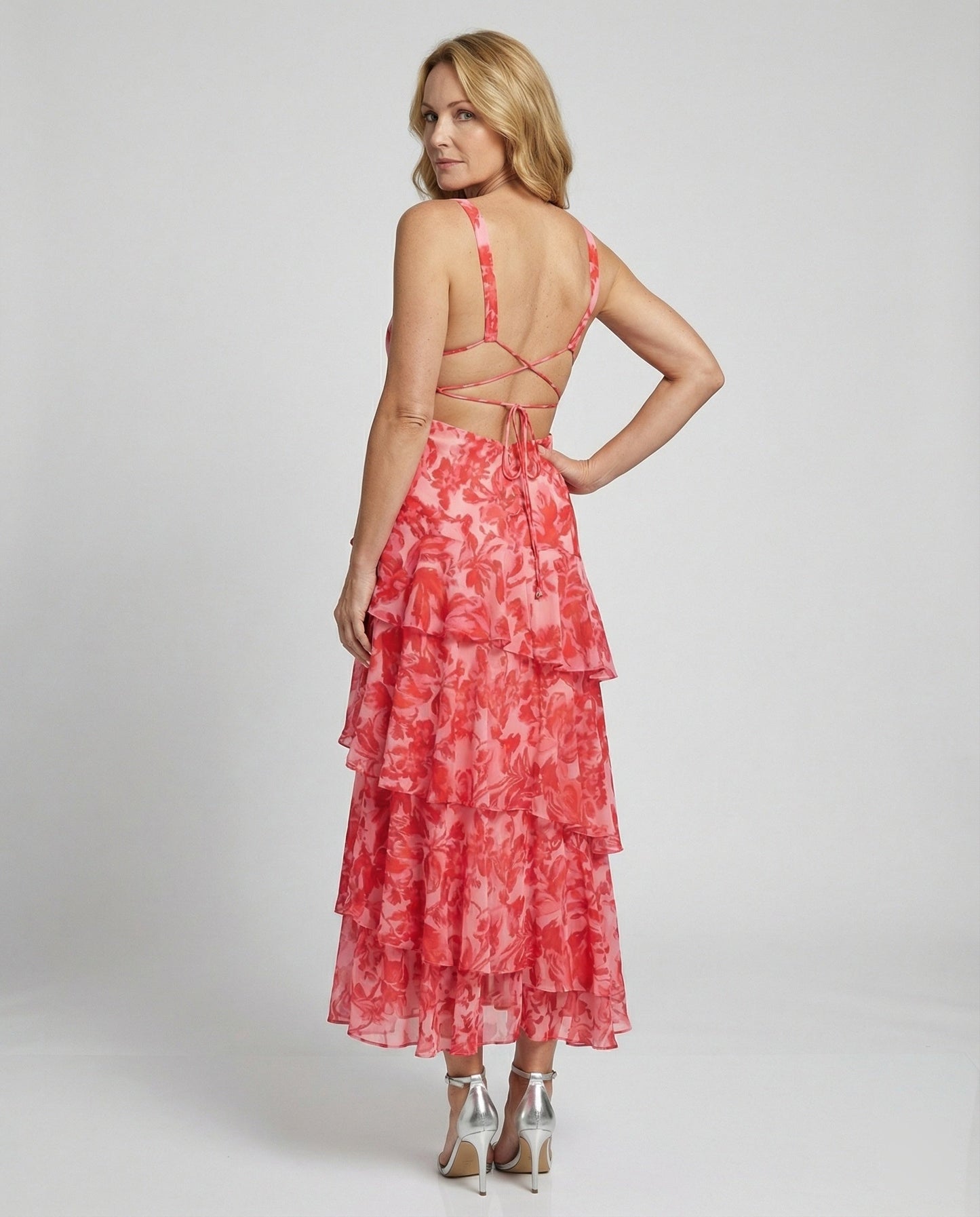 Weibliches Maxikleid Rüschen Tiefes Dekolleté