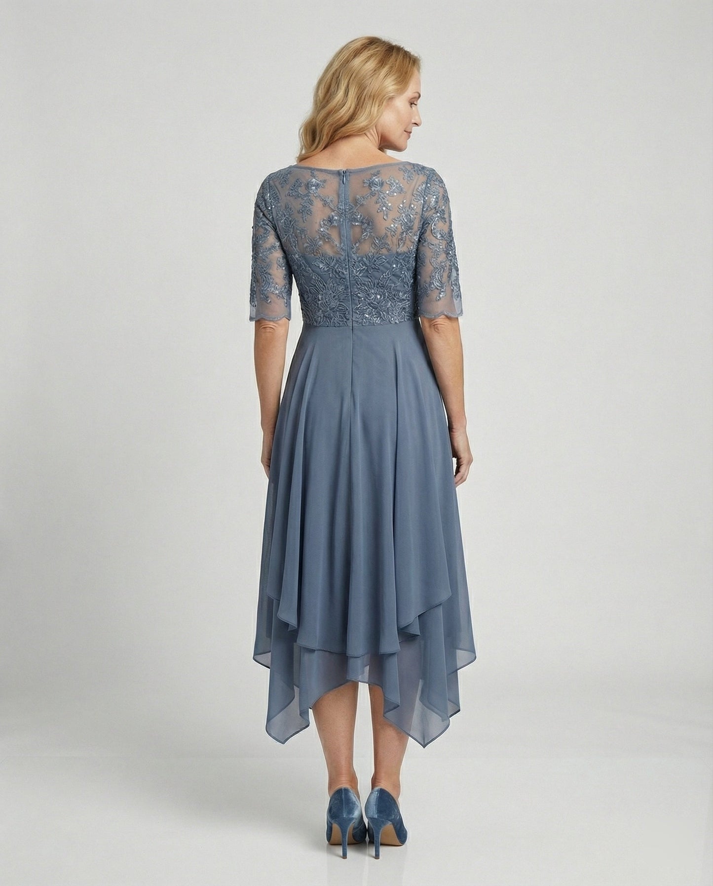 Elegantes Damen Midikleid aus Spitze und Chiffon
