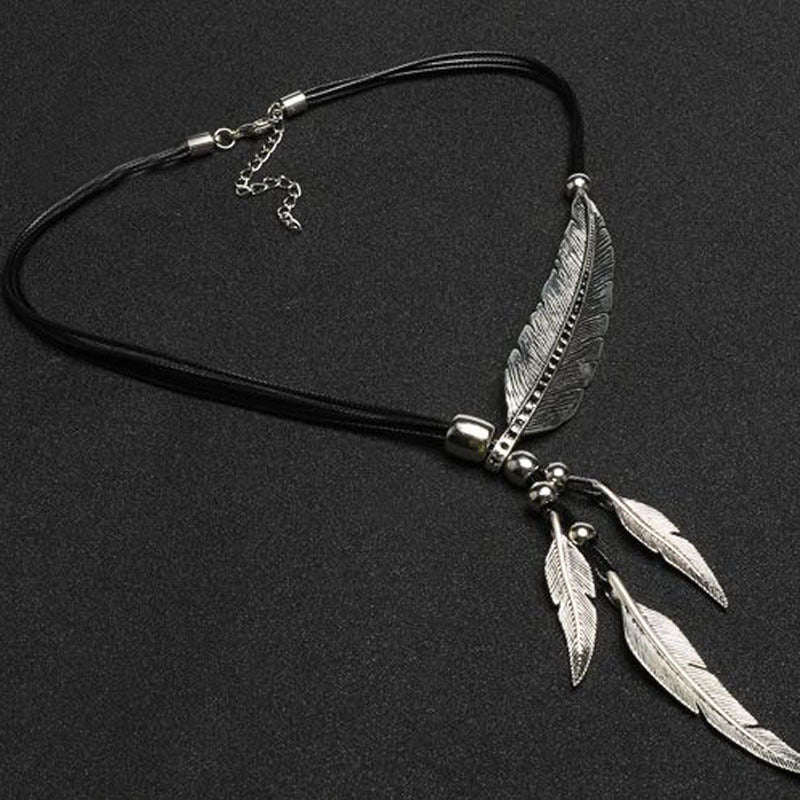 Goldene Halskette Boho Feder Schmuck