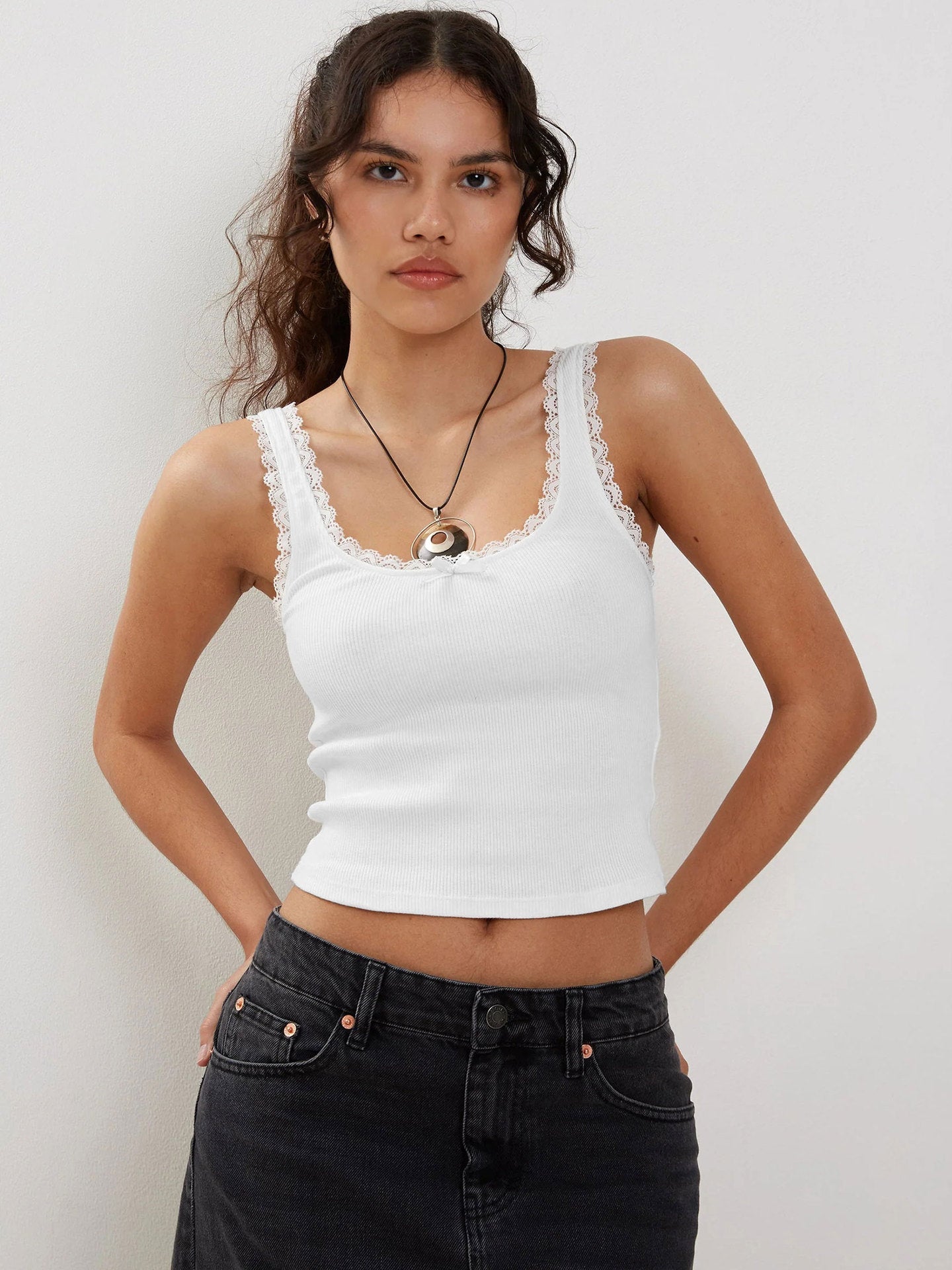 Frauen Tanktop Spitzenbesatz Romantic Weiß