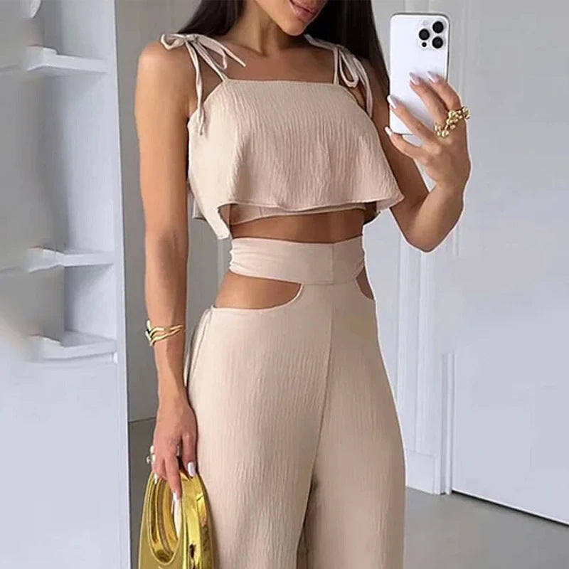 Edles Damen-Outfit mit Aussparung von BerlinGlamour
