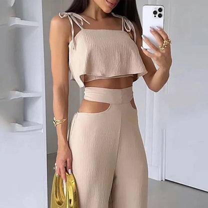 Edles Damen-Outfit mit Aussparung von BerlinGlamour