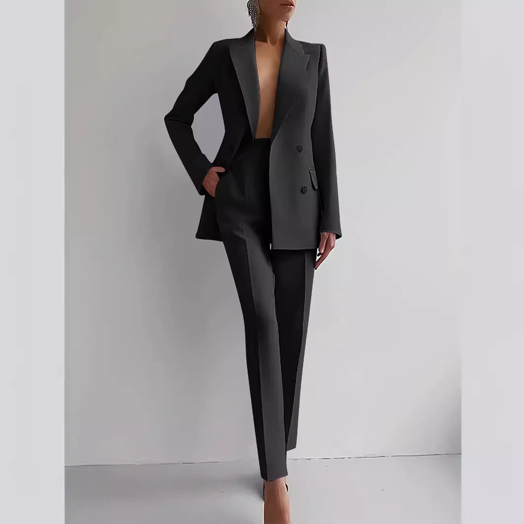 Eleganter Anzug Bestehend aus Blazer und Hose Business