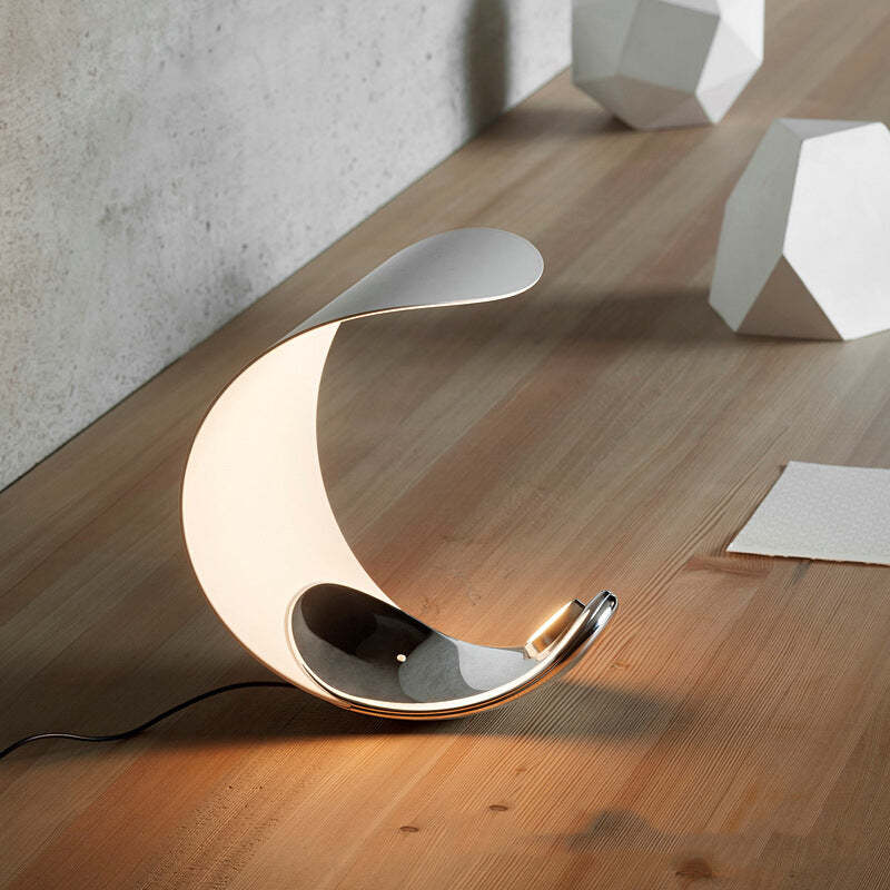 Moderne LED Tischlampe Mond Design