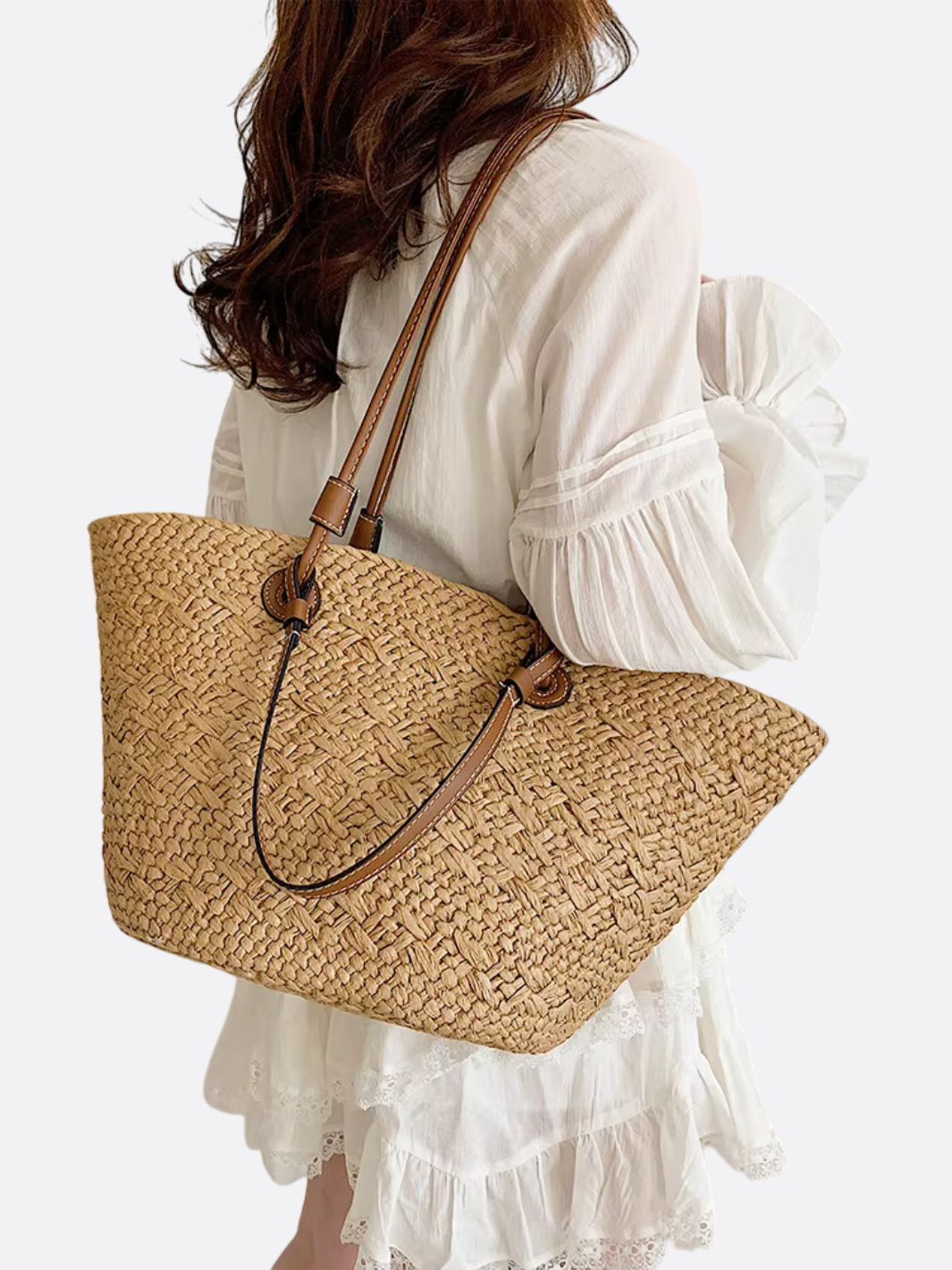 Trapez-Strohtasche Damen mit Lederriemen und Korbdesign