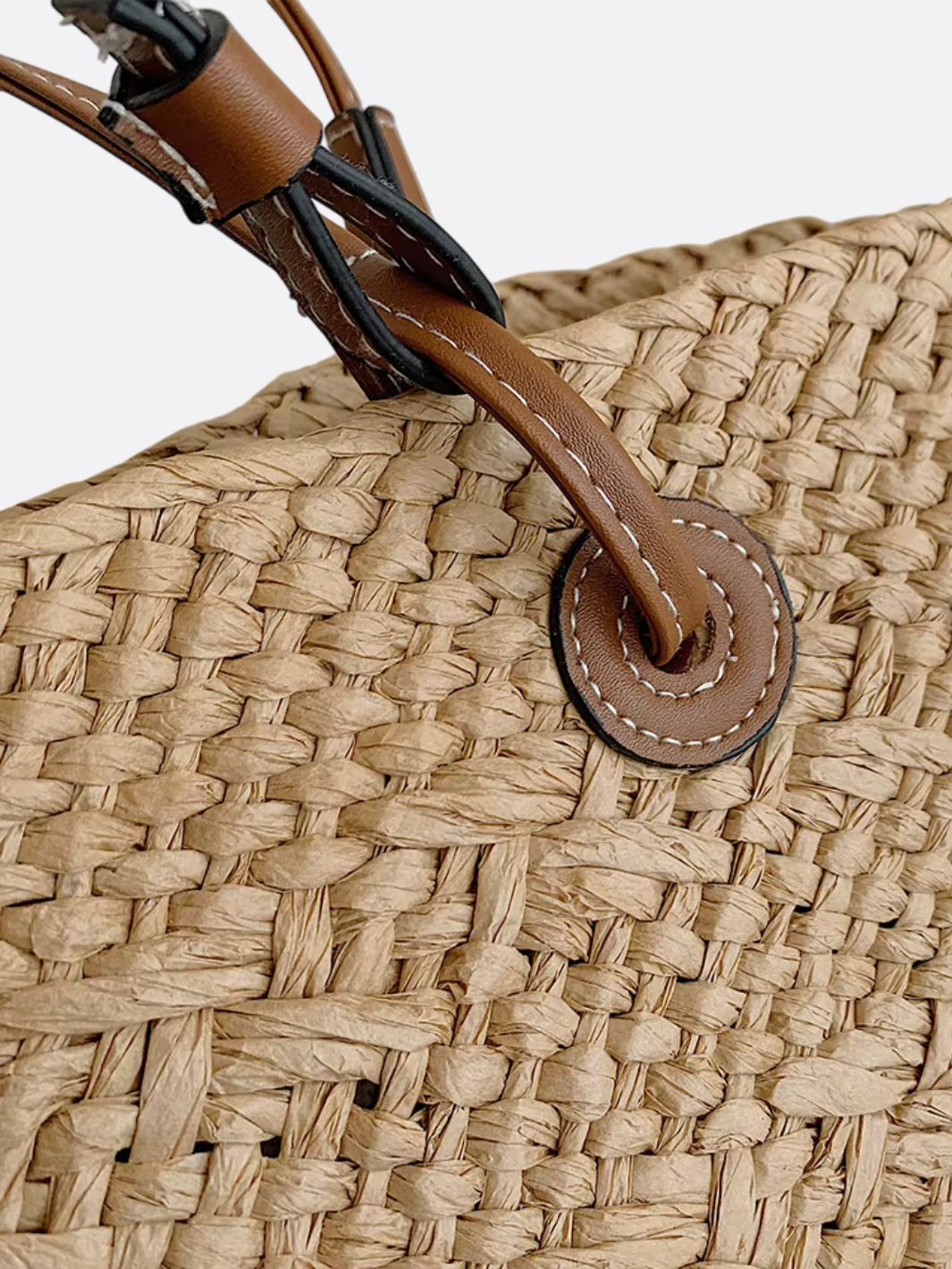 Trapez-Strohtasche Damen mit Lederriemen und Korbdesign